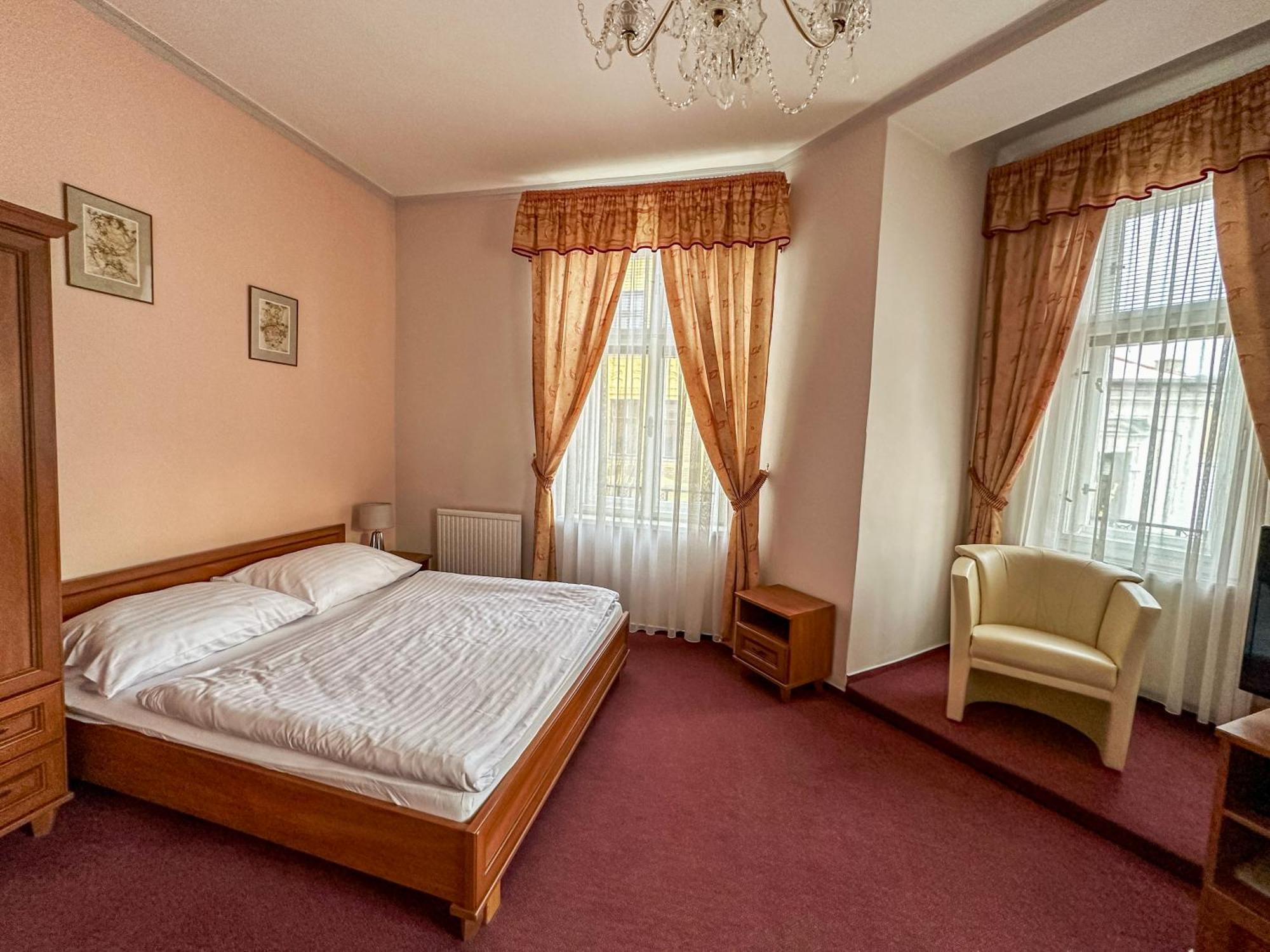 הרניצה Hotel Ruzek מראה חיצוני תמונה